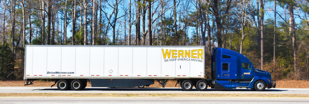 Werner Enterprises company truck, Interstate 95, North Carolina, USA