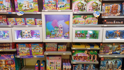 Naklejka premium LEGO store inside view in Canada