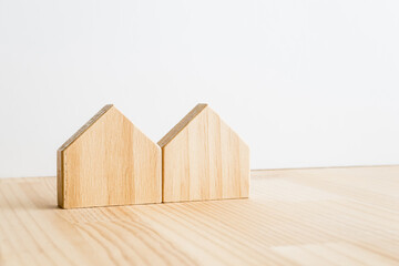 ナチュラルな木の家　背景素材　二世帯住宅　ライフスタイル　シンプル　コピースペース