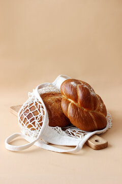 Zero-Waste Bakery Concept: Fresh Bread in Reusable Mesh Produce Bag
