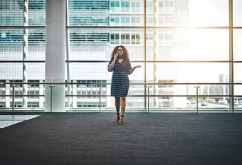 Obraz premium Phone call, realtor and business woman in office for networking, property advisor and online discussion. Real estate, space and person on smartphone for communication, connection and negotiation