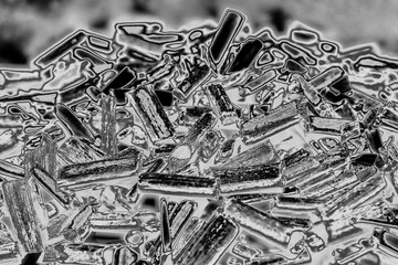 夜を切り裂く線