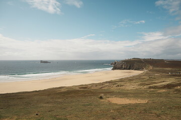 Plage de la pointe de Pen-Hir dans la presqu'île de Crozon, en Bretagne sur la commune de Camaret-sur-Mer en France