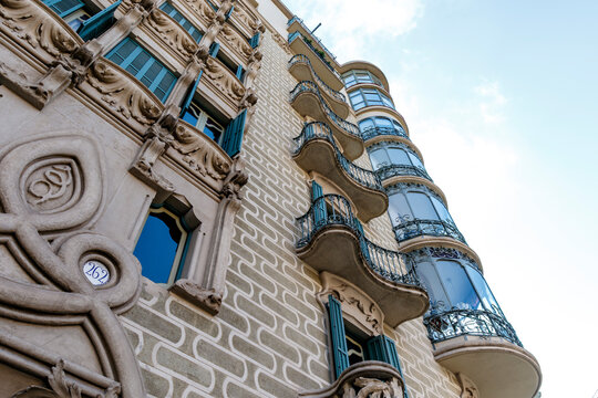 Ornate facade of a Modernist apartment building in el Eixample in Barcelona, Catalonia, Spain, Europe