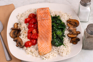 baked salmon with tomatoes and spinach