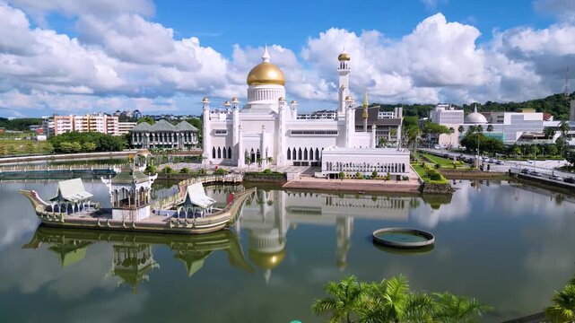 Aerial shot of Masjid Omar 'Ali Saifuddien is one of the two state mosque and One of the biggest in Brunei, Bandar seri begawan.