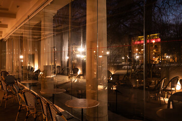 Wnętrze ogrodu zimowego pewnej restauracji w Poznaniu © Magdalena