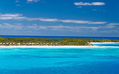 Fototapeta premium Beach Bungalows in the Bahamas