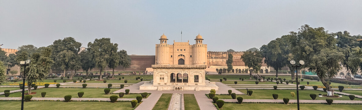 Alamgiri Gate of Lahore Fort (Shahi Qila) &ndash; Historic Mughal Architecture Landmark in Lahore Pakistan