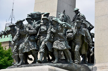 Obraz premium OTTAWA QUEBEC CANADA. The National War Memorial , is a tall granite cenotaph with acreted bronze sculptures, that stands in Confederation Square,