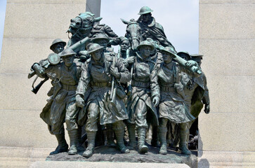 Obraz premium OTTAWA QUEBEC CANADA. The National War Memorial , is a tall granite cenotaph with acreted bronze sculptures, that stands in Confederation Square,