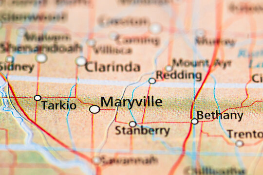 Detailed map showing Maryville Missouri and nearby towns.