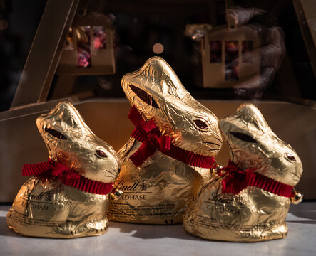 Vienna, Austria: golden Lindt chocolate easter bunnies 