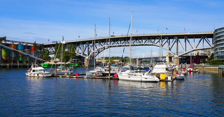 False Creek Yacht Club in front of Granville Street Bridge, a steel truss bridge in Vancouver, British Columbia, Canada © Alexandre ROSA