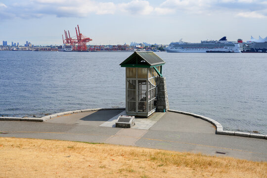 9 O'Clock Gun, a cannon located on the Stanley Park seawall in Vancouver, British Columbia, Canada.