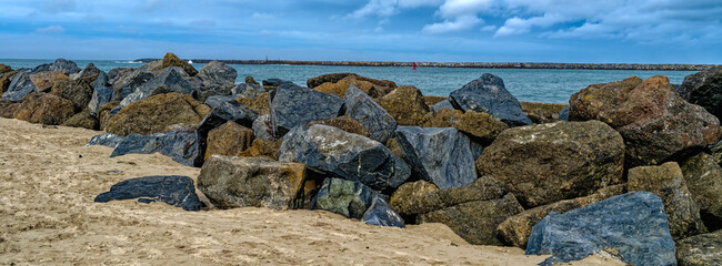 Panorama of the rock jetties on the Pacific coast at Coos Bay, Oregon, USA © davidrh