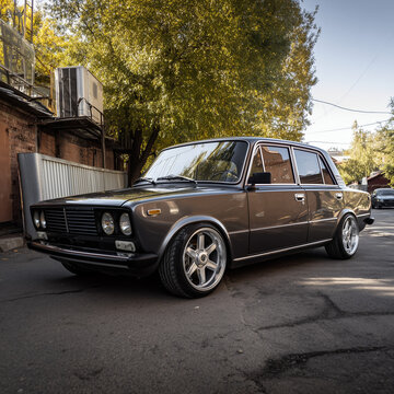 Getunter Lada 2101 auf Basis des Fiat 124 Lizenzbaus. Kultauto aus der UdSSR und dem Ostblock &ndash; bekannt f&uuml;r Robustheit, einfache Technik und lange Lebensdauer.