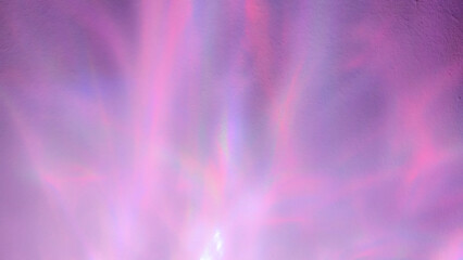 Obraz premium Soft pink purple holographic gradient background with iridescent rainbow light texture
