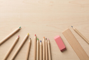 Obraz premium Flatlay of school supplies pencils