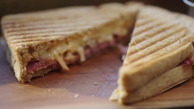 Rack focus across a static panini sandwich