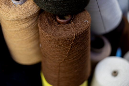 糸を撚る工程_糸巻き