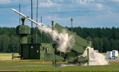 Obraz premium Modern anti-aircraft missile system