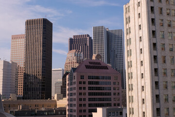 Fototapeta premium City skyline view of tall buildings in San Francisco during the afternoon