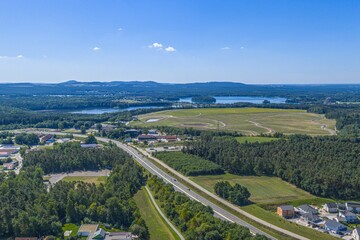 Die Gemeinde Wackersdorf im Oberpf&auml;lzer Seenland aus der Vogelperspektive