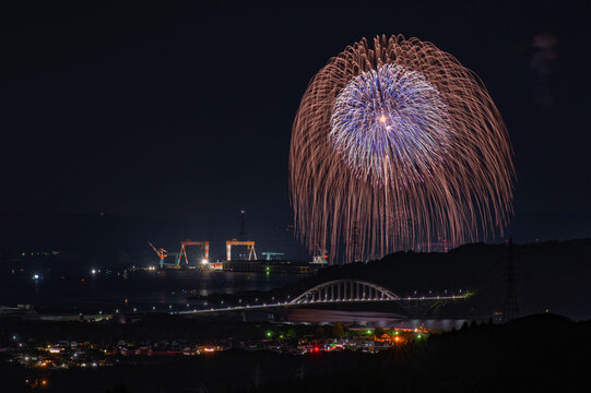 伊万里港の夜景と伊万里湾大花火
