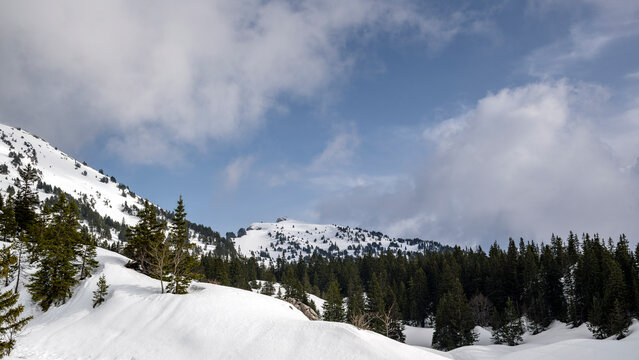Paysage pittoresque du massif du Vercors en hiver autour du Grand Pot