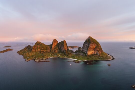 Tr&aelig;na Island, Traena, Sanna, Helgeland Coast, Nordland, Norway