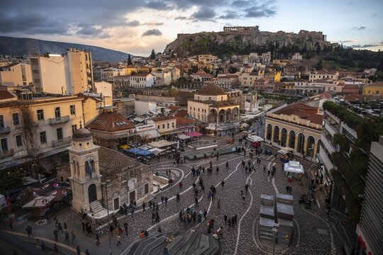View over the old town of Athens, with Panagia Pantanassa Church, Tzisdarakis Mosque and Acropolis, Monastiraki Square, in the evening light, Athens, Attica, Greece