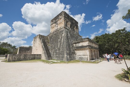 Excavation site site of the Mayan city of Chichen Itza, Yucatan, Mexico