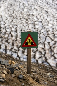 Warning sign, Attention cliff, Avalanche, Iceland