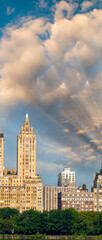 Obraz premium Skyscrapers and buildings along Central Park in Manhattan