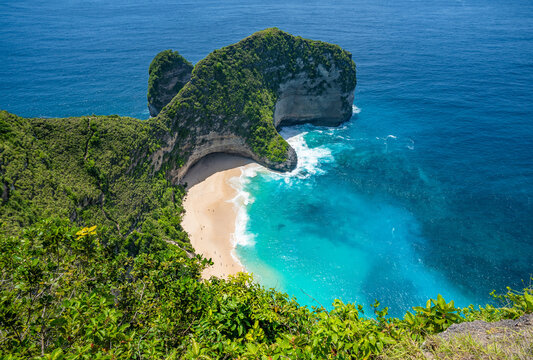 Kelingking Beach in Nusa Penida Island, Bali, Indonesia
