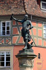 Arte en las calles del centro urbano de Colmar, Alsacia, Francia