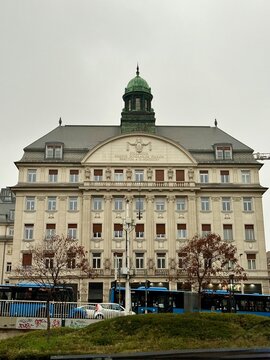 vue sur un batiments du centre ville de budapest un jour d'hiver
