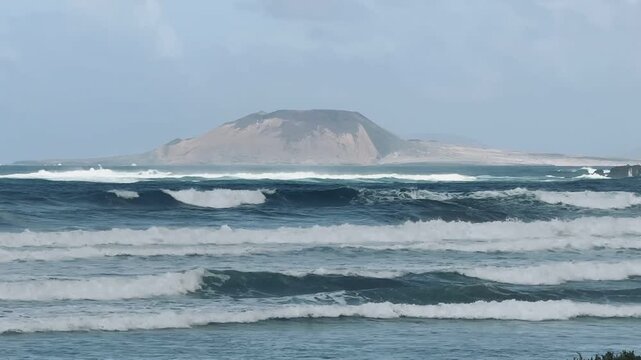 stürmische See vor La Graciosa, einer Nachbarinsel von Lanzarote