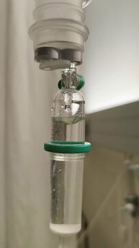 Problema de salud con ingreso en hospital y gotero