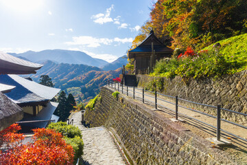 日本の風景・秋　山形　紅葉の立石寺（山寺）