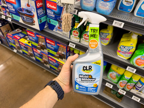 CLR Mold And Mildew Cleaner Spray Bottle In Store Cleaning Supplies Aisle