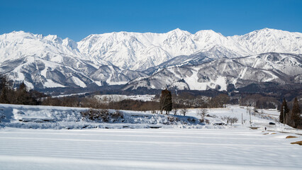 白馬村から望む冬の北アルプス © RATM