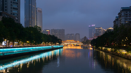 Obraz premium Jinjiang River promenade at blue hour near Anshun Bridge in Chengdu
