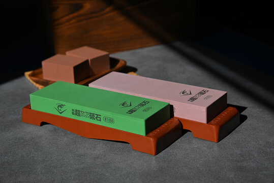 Naniwa Chosera (or Pro) are premium Japanese water stones