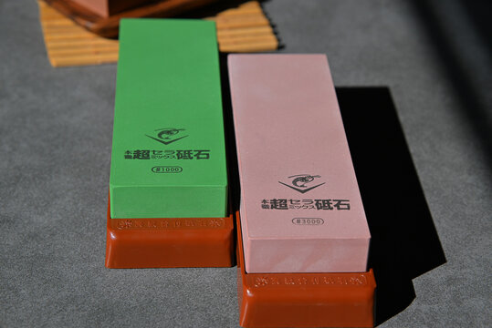 Naniwa Chosera (or Pro) are premium Japanese water stones