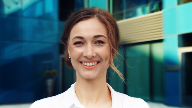 Premium Overlays Cinematic EG &ndash; Professional Film Light Effects, Dust, Leaks and Texture Elements for Dramatic Video Editing and Cinematic Visual Style