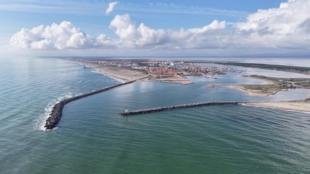 Vue a&eacute;rienne de Port Leucate dans le d&eacute;partement de l'Aude en r&eacute;gion Occitanie .  