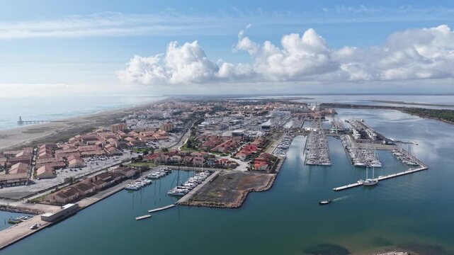 Vue a&eacute;rienne de Port Leucate dans le d&eacute;partement de l'Aude en r&eacute;gion Occitanie .  