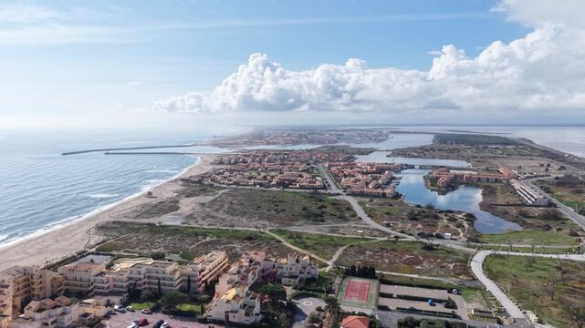 Le village naturiste de Port Leucate vu du ciel dans le d&eacute;partement de l'Aude en r&eacute;gion Occitanie en mars 2026 . 
